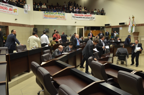 Vereadores aprovam PL dos pipoqueiros em primeiro turno