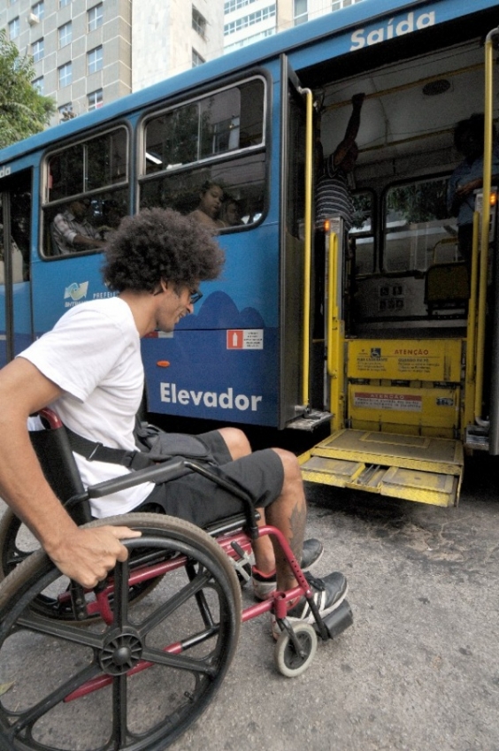 Há relatos de diversos acidentes envolvendo usuários com deficiência - Foto: Willian Dias/ALMG