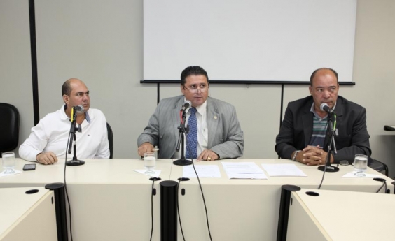 Vereadores Gunda, Preto e Valdivino na 10ª reunião da Comissão de Desenvolvimento Econômico, Transporte e Sistema Viário