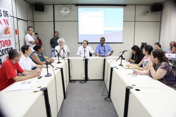 Reivindicações trabalhistas de auxiliares de biblioteca foram tema de audiência