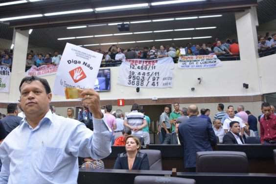 Centenas de taxistas compareceram ao Legislativo Municipal em várias audiências públicas conta o Uber - Foto: Divulgação CMBH