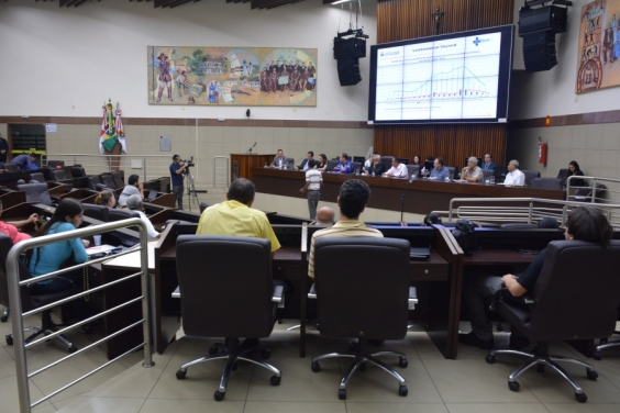 Em audiência pública, secretário de Saúde destacou a urgência em se equipar as unidades de saúde da RMBH - Foto: Bernardo Dias