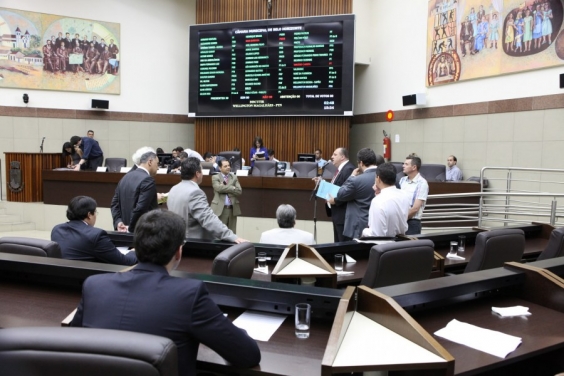 Emenda nº 300 à Lei Orçamentária Anual (LOA) reduzia de 15 para 10% o limite de créditos suplementares permitidos ao orçamento