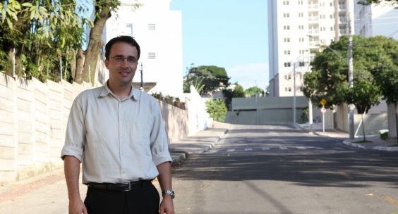O administrador Gleydson Starling solicitou a mudança do nome da rua Dois mil quatrocentoes e quarenta e um, no Bairro Paquetá.