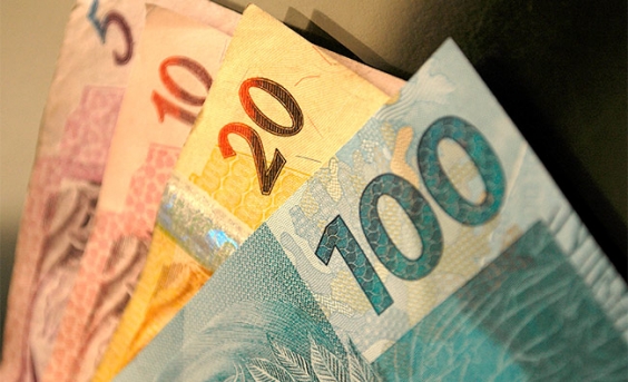 Vereadores apresentam proposta que limita salário de agentes políticos