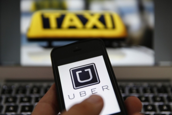 Nova audiência discutirá aplicativos de carona e serviços de táxi. Foto: Abracom Taxi/Divulgação