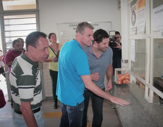 Veré da Farmácia, Juliano Lopes e Adriano Ventura visitaram três postos de saúde no Barreiro (Foto: Gab.Ver.Juliano Lopes)