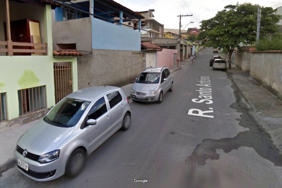 Rua Santo Antônio, na altura do número 234, no Bairro São Tomás, Região Norte