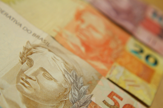 Notas de R$ 50, R$ 20 e R$10