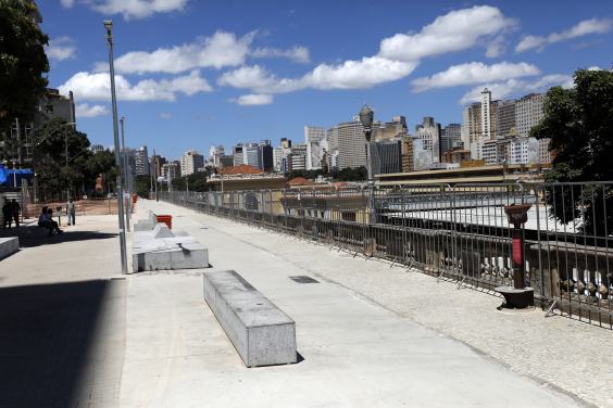 quarteirão da Rua Sapucaí, no Bairro Floresta