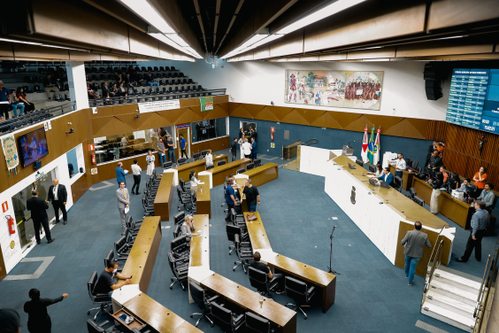 Vereadores participam de votação no Plenário Amintas de Barros
