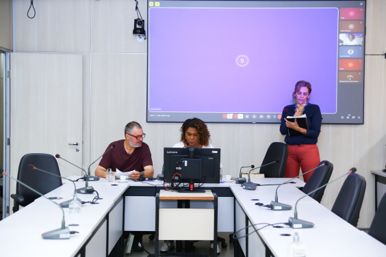 Vereadores no Plenário Helvécio Arantes