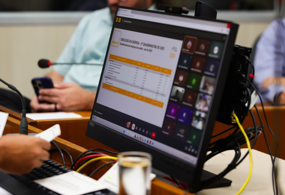 descrição: Tela de computador mostra relatório de execução orçamentária da Câmara Municipal