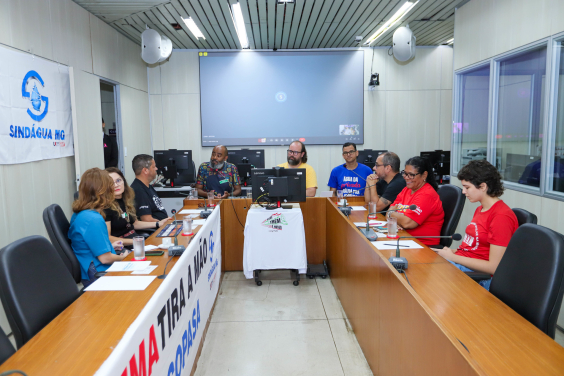 Vereadores, sindicalistas e representantes de movimentos sociais reunido em Audiência Pública na CMBH