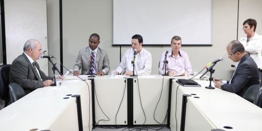 Dr. Sandro, Juninho Paim, Professor Wendel, Juliano Lopes e Bispo Fernando, membros da Comissão de Administração Pública