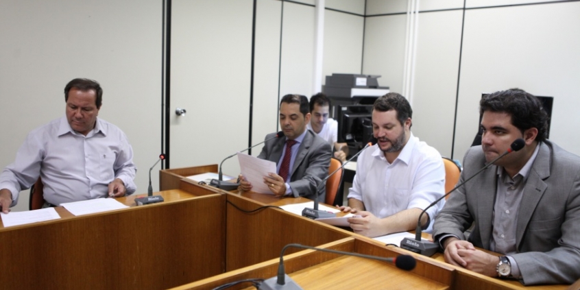 Vereadores Vilmo Gomes (PTdoB), Elvis Côrtes (SDD) , Pedro Patrus (PT) e Bruno Miranda (PDT), em reunião da Comissão.