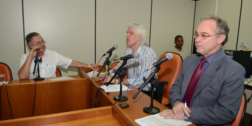 Alberto Rodrigues, Arnaldo Godoy e Heleno, membros da Comissão de Educação. (Marcos Moreira/CMBH)