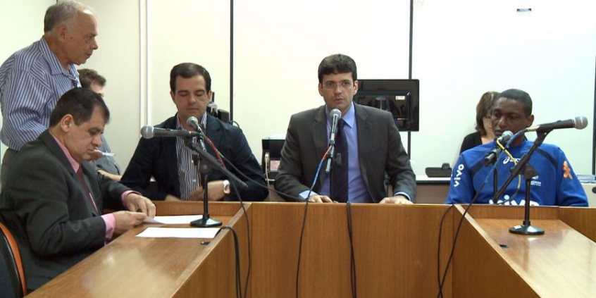Comissão de Legislação e Justiça aprova redação final de três projetos de lei. Entre os temas, redução da tarifa de ônibus