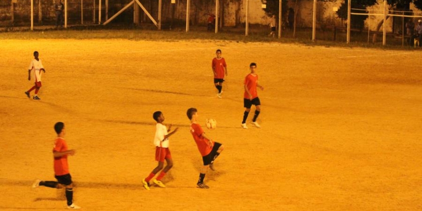 Campos de futebol de várzea devem ser preservados na capital
