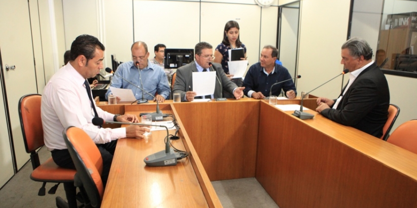 Audiência pública vai debater a atuação dos guardadores de carros não cadastrados - Foto: Rafa Aguiar