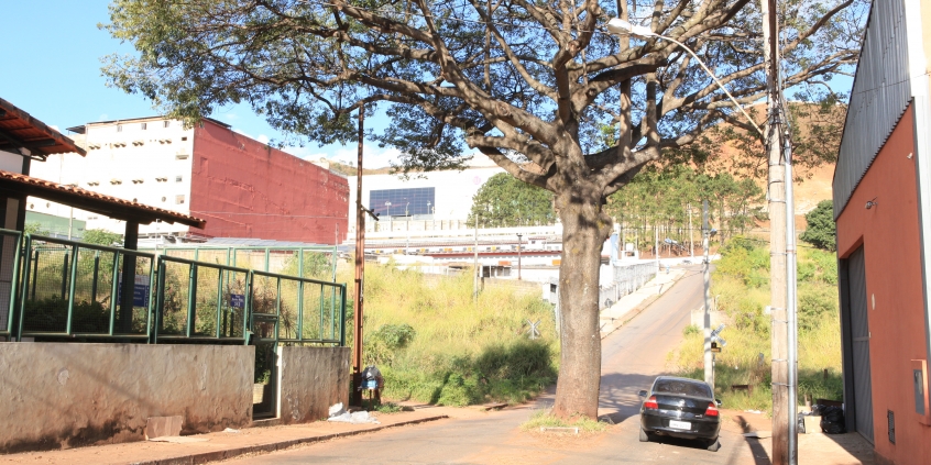 Vereadores estiveram no local para averiguar supostas irregularidades