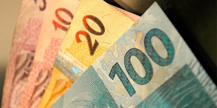 Vereadores apresentam proposta que limita salário de agentes políticos