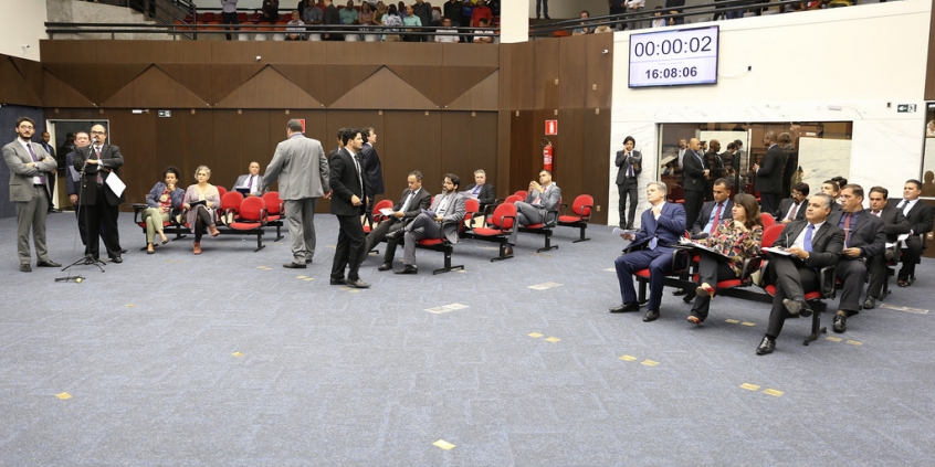 Vereadores na 41ª reunião plenária da Câmara de BH, no dia 1º de junho
