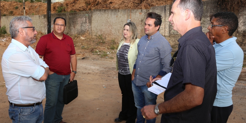 Visita técnica da Comissão de Meio Ambiente e Política Urbana a terreno público localizado na Rua Mary Aparecida, esquina da Avenida Violeta de Melo, no Bairro São José
