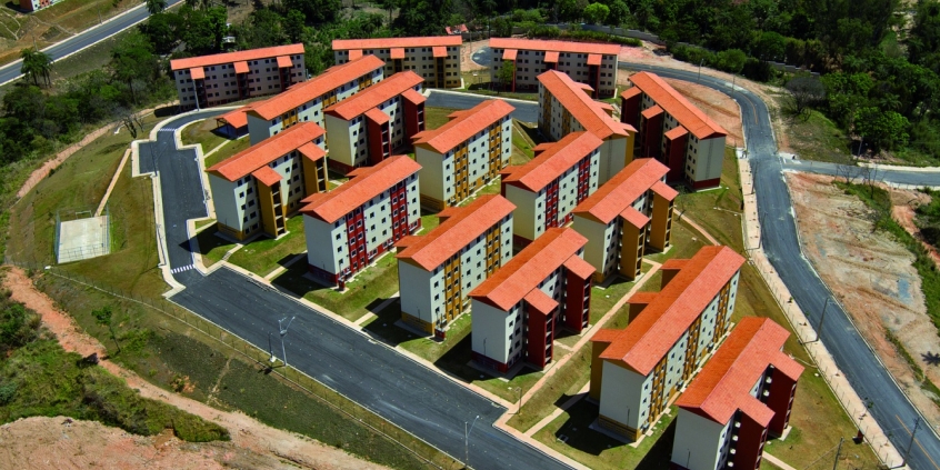 Vista aérea de morarias populares construídas pela Urbel