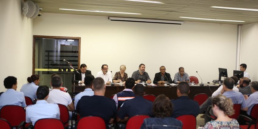 Vereadores e cidadãos em debate sobre segurança pública na Câmara