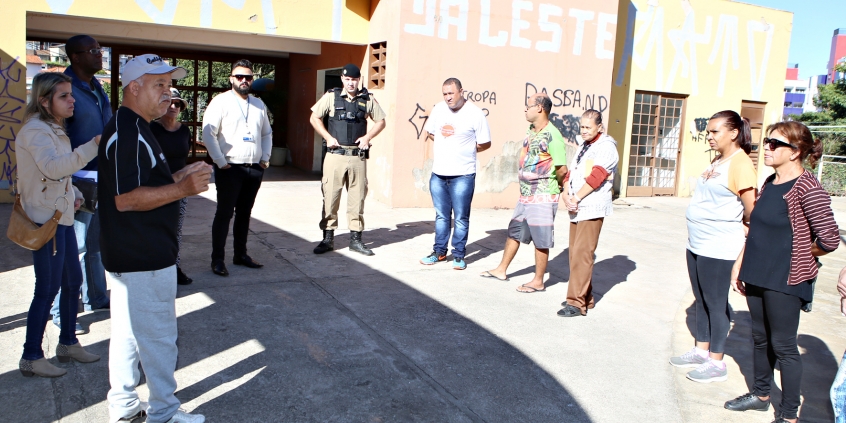 Vereador Edmar Branco, Fundação de Parques Municipais e Zoobotânica, Polícia Militar, Secretaria Municipal de Meio Ambiente, Regional Nordeste e comunidade, em visita técnica ao Parque Fernão Dias