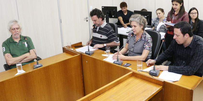 vereadores compõem mesa da 23ª reunião ordinária da Comissão de Educação, Ciência, Tecnologia, Cultura, Desporto, Lazer e Turismo, em 19 de julho de 2018