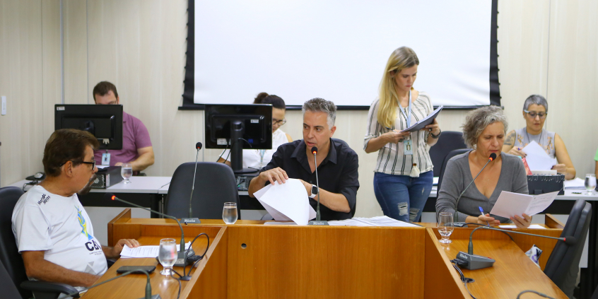 Vereadores Álvaro Damião e Eduardo da Ambulância e vereadora Cida Falabella, em reunião da Comissão de Educação, Ciência, Tecnologia, Cultura, Desporto, Lazer e Turismo, nesta quinta-feira (17/10)