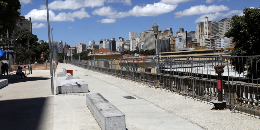 quarteirão da Rua Sapucaí, no Bairro Floresta