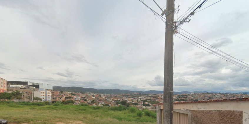 área verde localizada na Rua Jardim do Vale