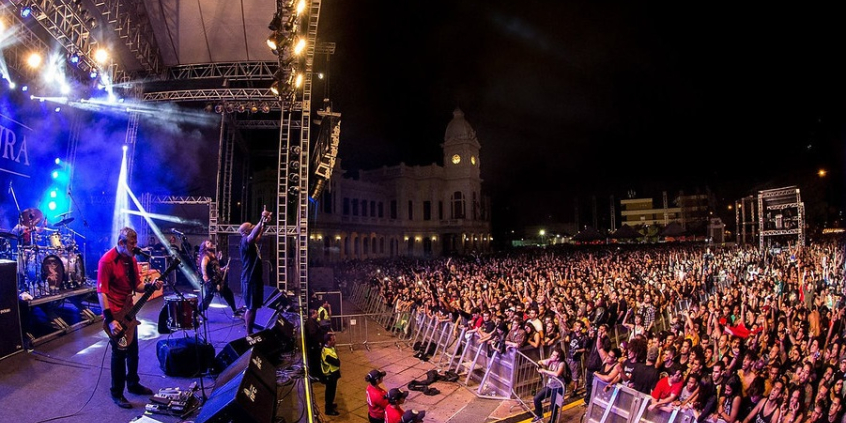 espetáculo musical na praça da estação em belo horizonte