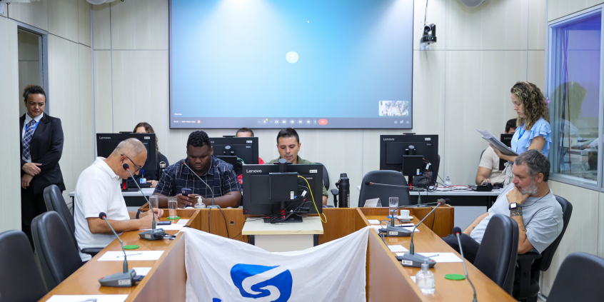 Vereadores no Plenário Camil Caram