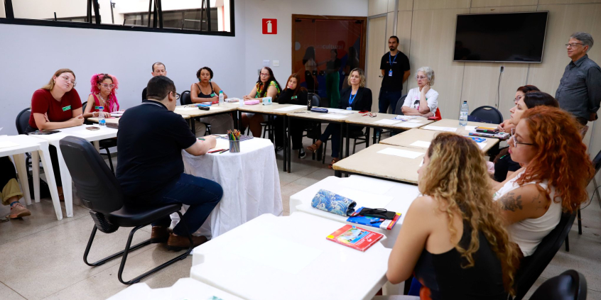 participantes de oficina de desenho na Câmara de bh
