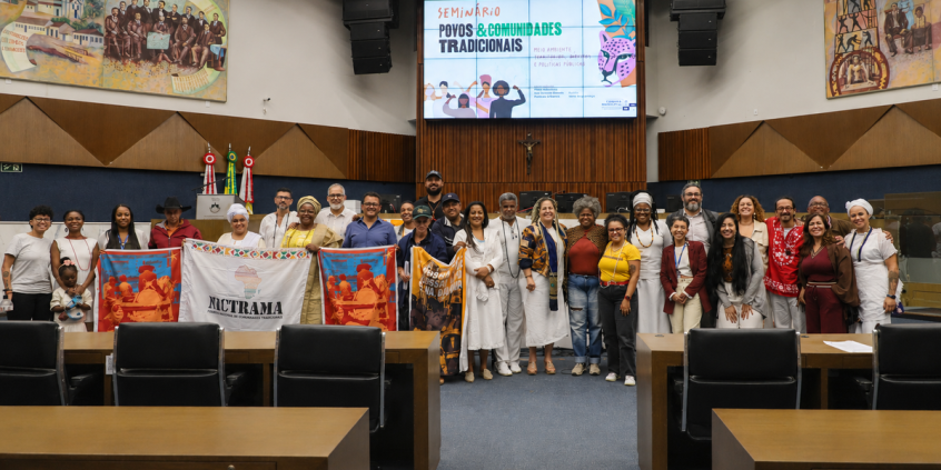Participantes do seminário no Plenário Amintas de Barros