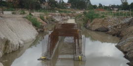 Obras de Contenção de Cheias na Bacia do Córrego Túnel / Camarões