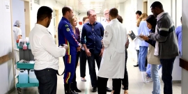 Acompanhada de gestores, Comissão visita Hospital Risoleta Neves 