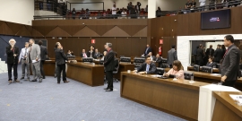 Vereadores debatem segurança pública na 52ª reunião plenária, em 10 de julho