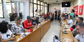 Imagem do Plenário Camil Caran com os participantes da audiência pública 