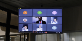 quatro parlamentares exibidos na tela de computador, em reunião virtual