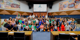 Vereadores mirins se reunem para foto oficial no Plenário Amintas de Barros