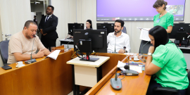 Vereadores Edmar Branco, Uner Augusto e Michelly Siqueira em reunião