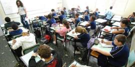 Sala de aula de escola municipal