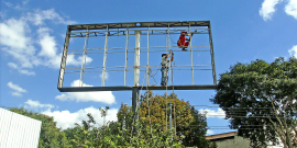 imagem de instalação de outdoor em via pública de belo horizonte