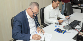 Vereadores no Plenário Helvécio Arantes