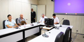 Vereadores no Plenário Helvécio Arantes